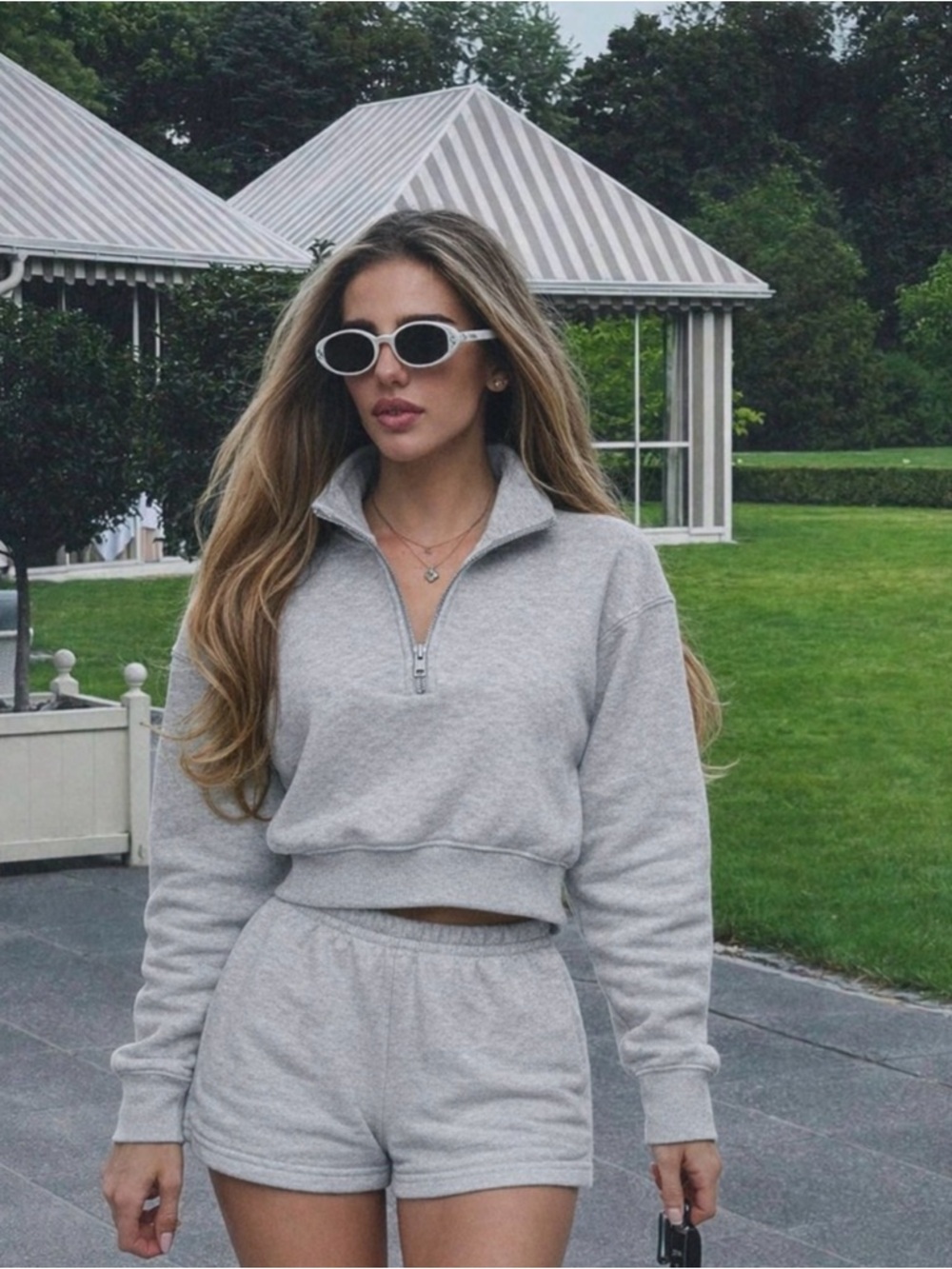 Aritzia TNA Cozy Fleece Perfect 1/4 Zip Sweatshirt